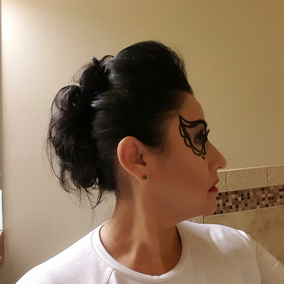 Meet your Posher, Deanna - Picture 2 of 4